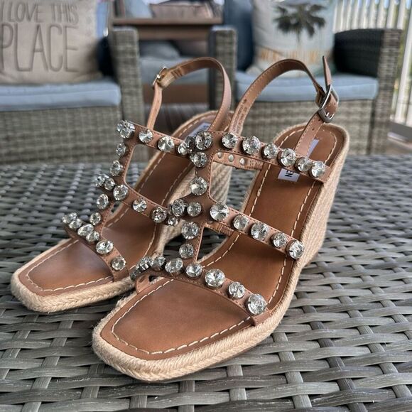 Steve Madden Upright Rhinestone Stud Wedge Sandals Womens 10 Tan‎ New - Picture 2 of 13